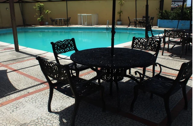 Hotel Caribeno Santo Domingo Pool 2